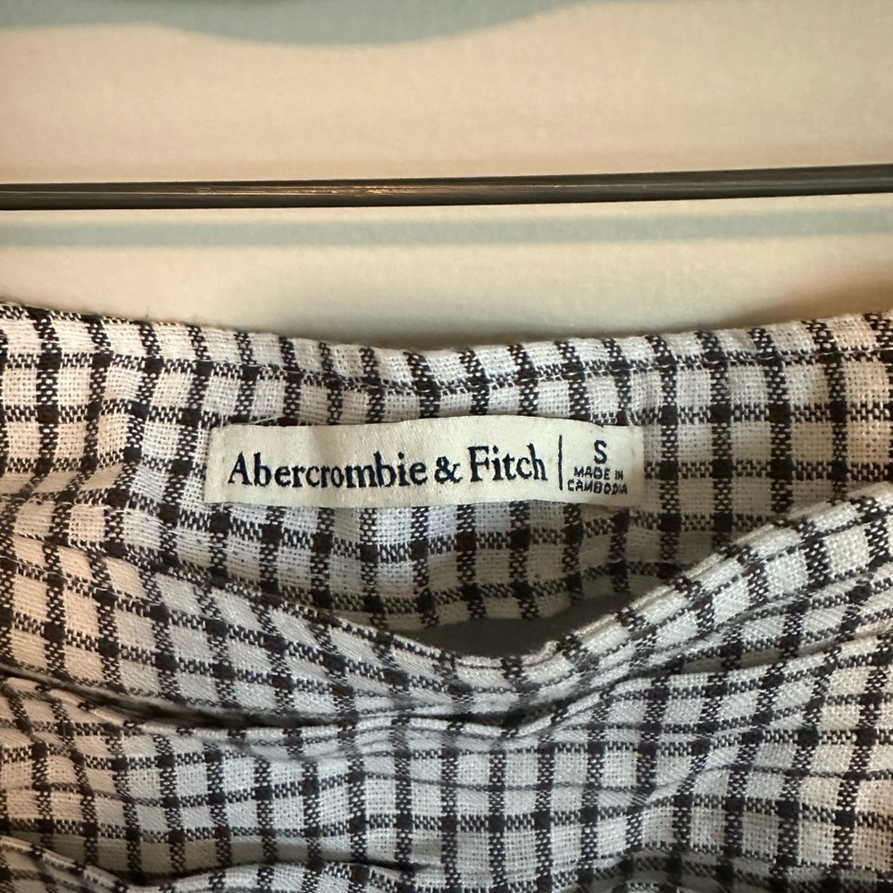 Abercrombie & Fitch ruched mini skirt in black and white check - Picture 6 of 6